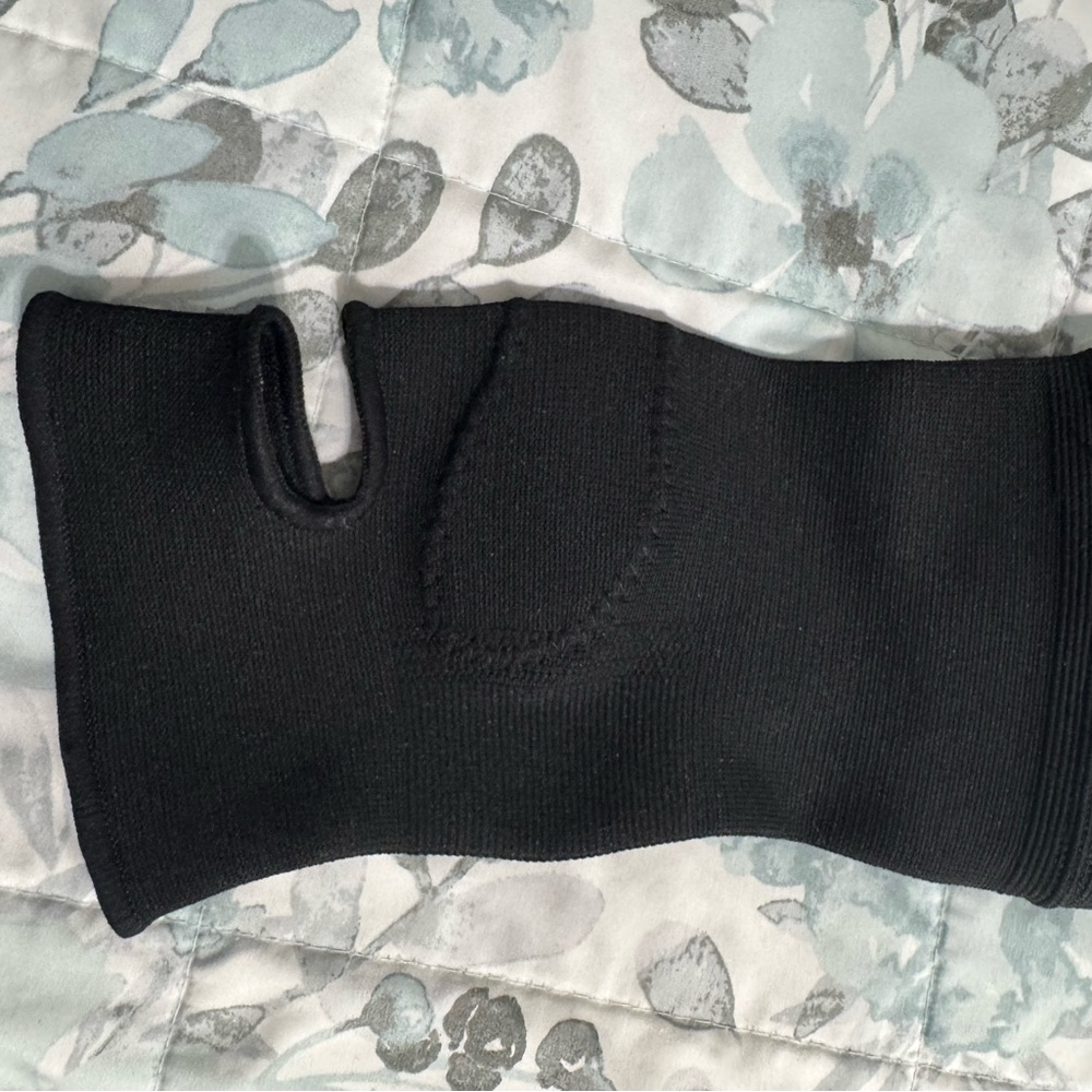Black Wrist Support Brace